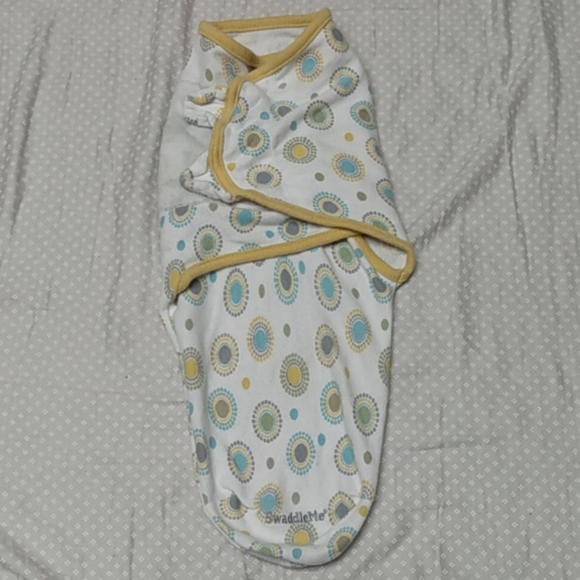 Swaddle Me - Picture 2 of 3